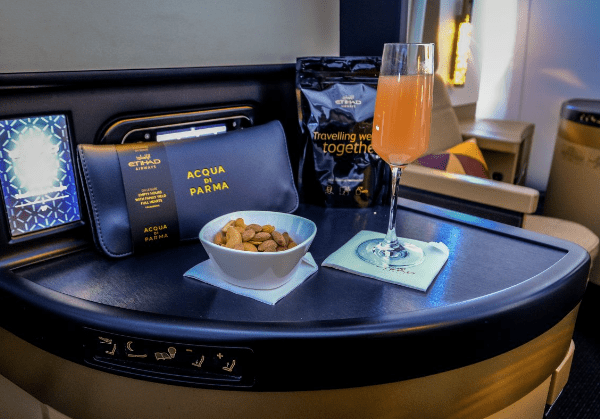 etihad business class dining